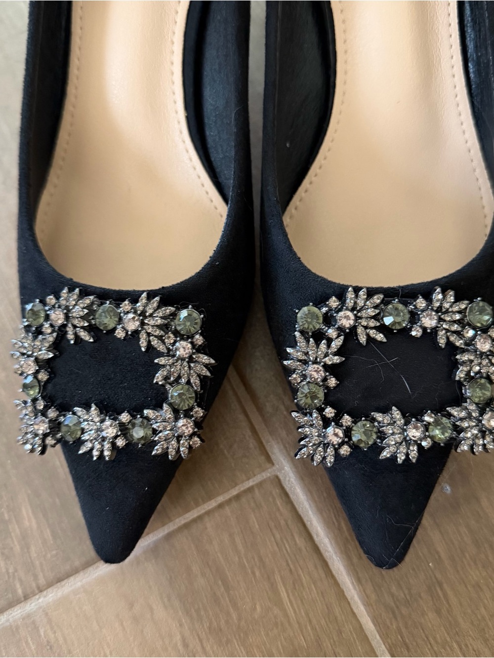 Black Embellished Pointed-Toe Women’s Pumps - Picture 2 of 5